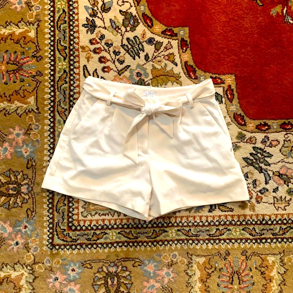 Ann Taylor Loft White Tied Shorts. Excellent Condition.
